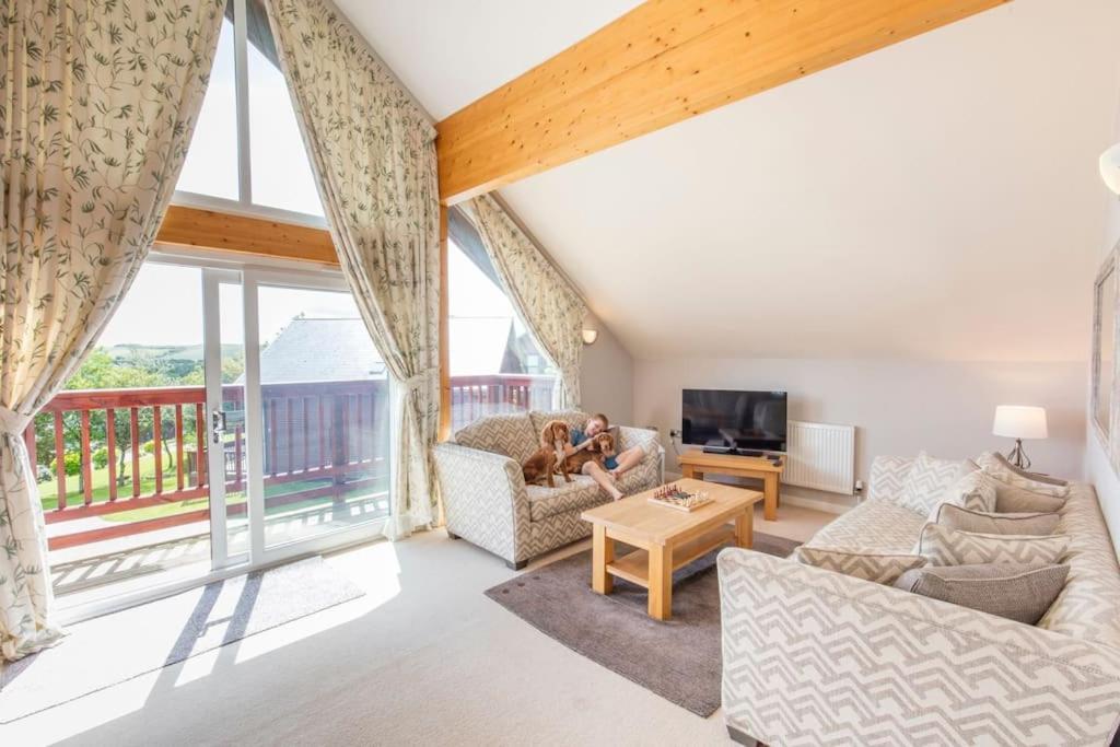 Retallack Resort 4 Bedroom Lodge - Hot Tub For Hire On Request -Pool & Spa Padstow Εξωτερικό φωτογραφία